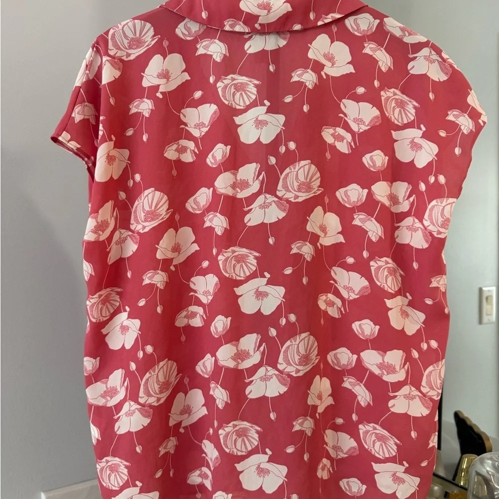 Floral pink and White Women's Top US Medium